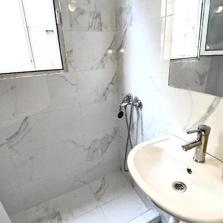 The Bohemian In Exarcheia Athens Center Apartment Luaran gambar