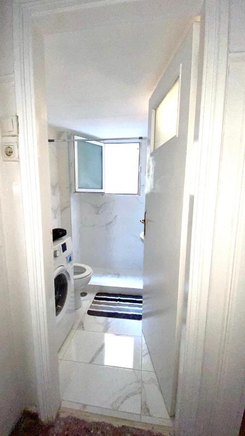 The Bohemian In Exarcheia Athens Center Apartment Luaran gambar
